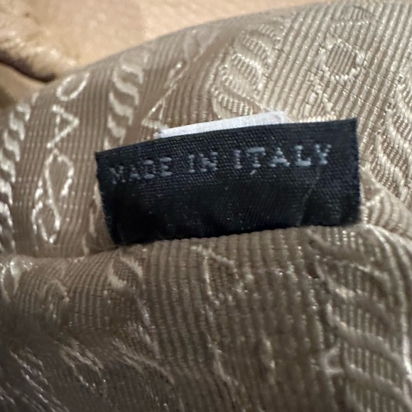 Prada Vitello Daino Side Pocket Zip Large Hobo/Authentic - Picture 10 of 13